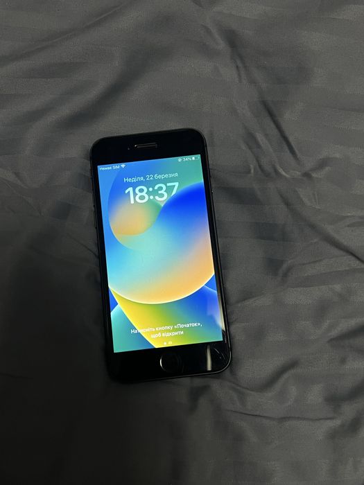 iPhone 8 64 гігабайта памʼяті