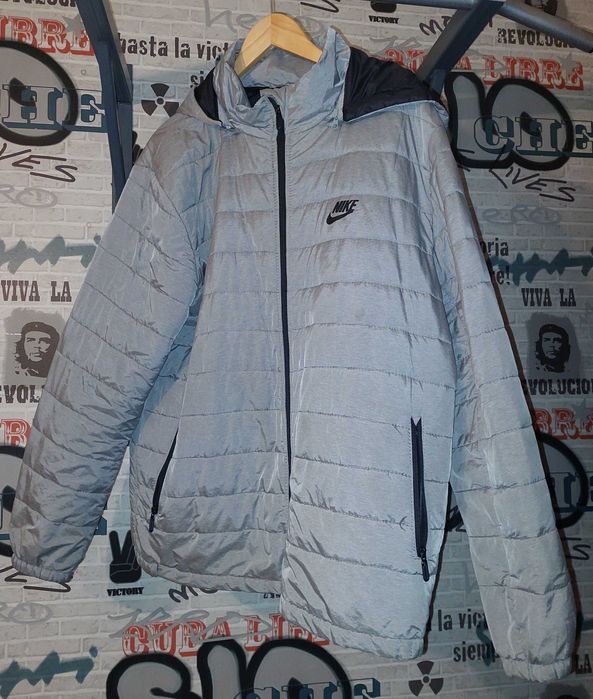 Стильная легкая куртка-ветровка Nike р.56