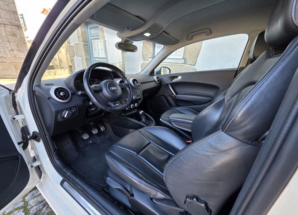 Audi A1 S-Line 1,6TDI 105cv