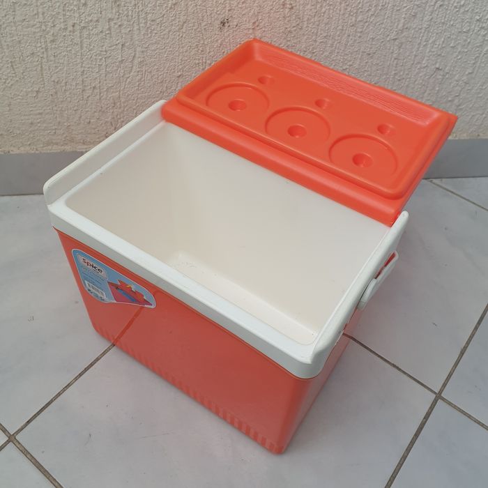 Mini geleira 7L tampa faz mesa apoio