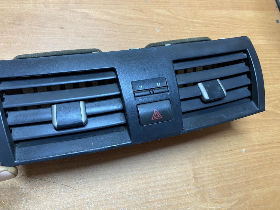 Центральні воздуховоди дефлектор в торпеду Тойота Кемрі 40 2.4 2008р