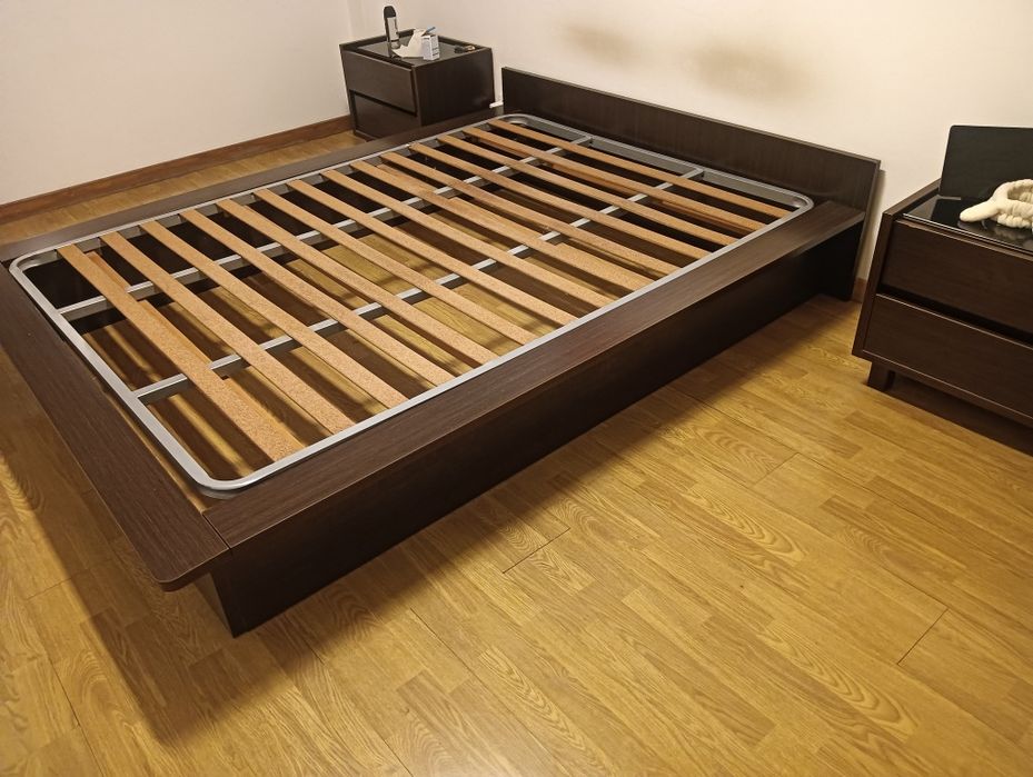 Cama de casal sem colchão