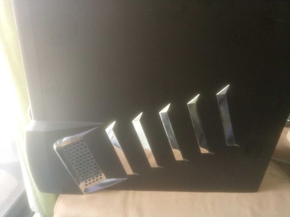 computador de secretaria a funcionar muito bem.