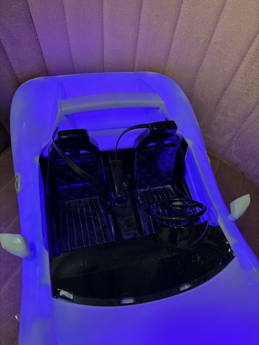 Samochod Rainbow High