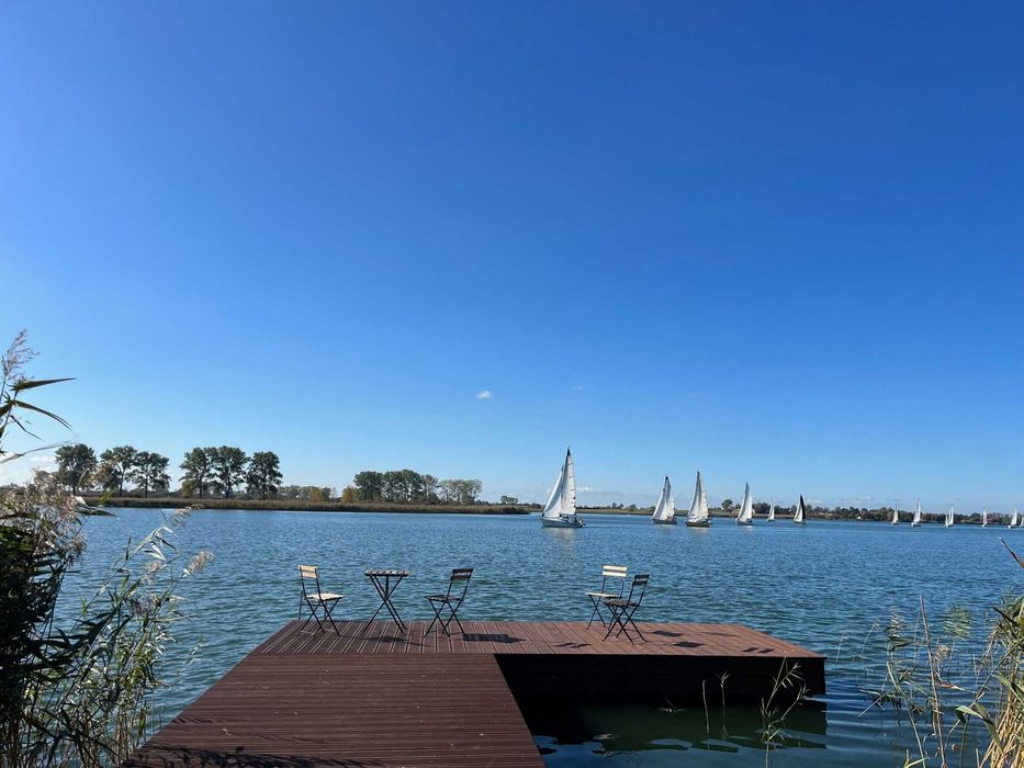 Gotowe pod budowę, prąd, woda, zamknięty teren nad jeziorem