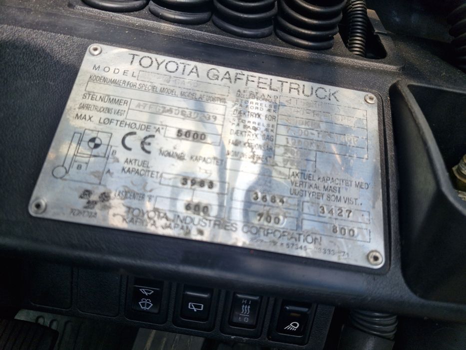 Навантажувач Тойота 5 т газовий погрузчик  TOYOTA