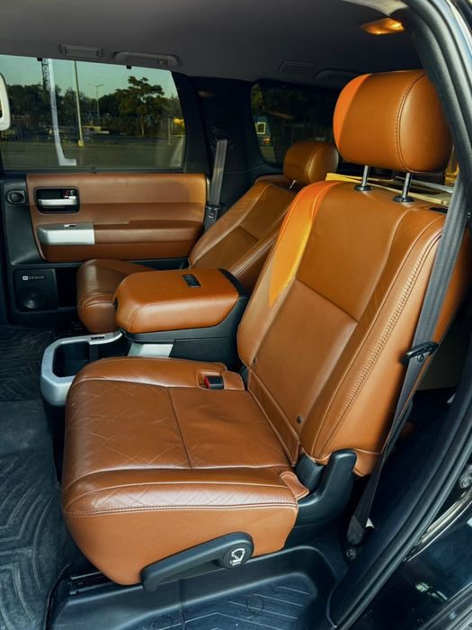 Продам Toyota Sequoia