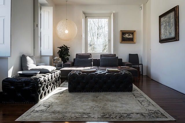 Apartamento Arq Aires Mateus no largo da Igreja de São Pedro de Sintra