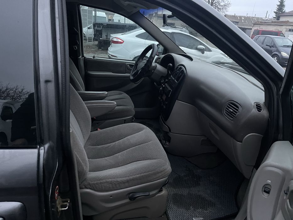 Крайслер Ram van автомат додж вояжер