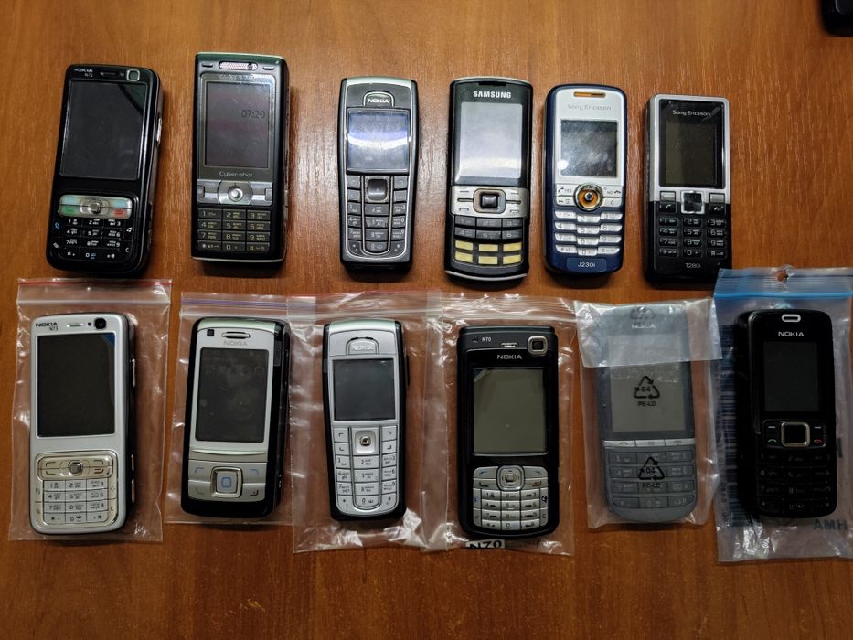 Лот мобільних телефонів Nokia, Samsung