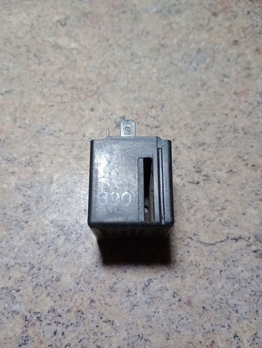 Реле HELLA Summer 12V 3 SB 004438-02 90240665 Made in Germany