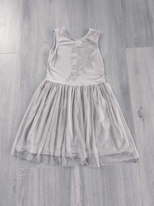 Sukienki 134/140/146