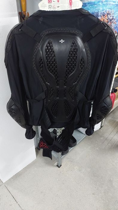 Colete protecção Alpinestars.