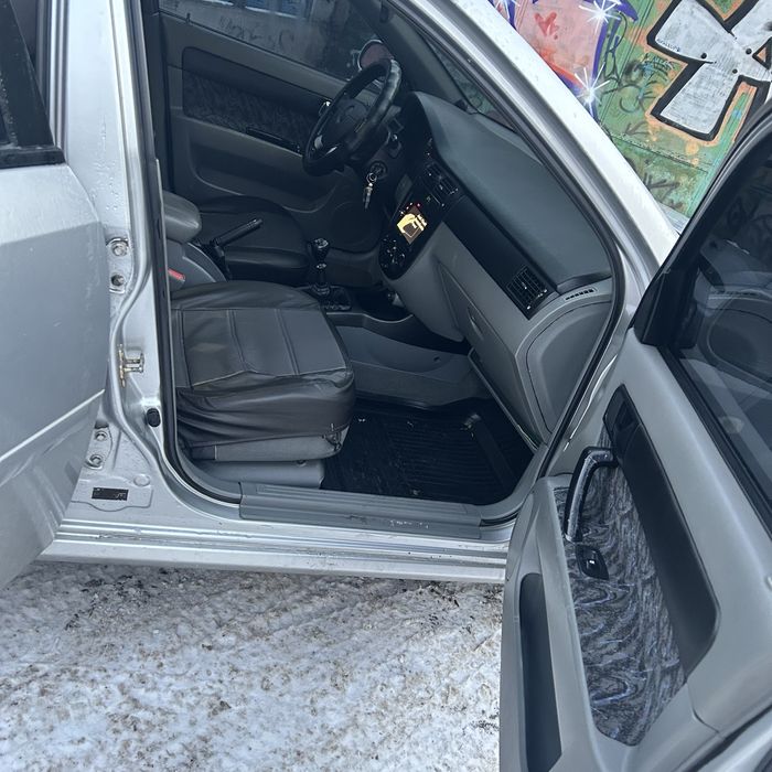 Продам шевроле Лачеті