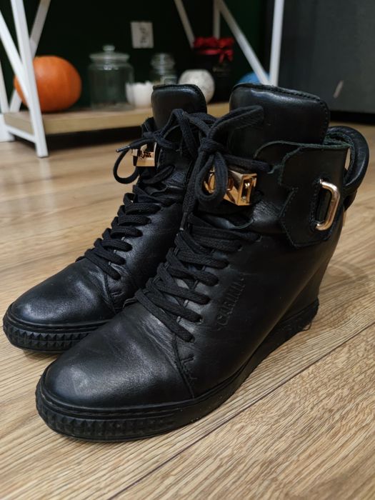 Czarne buty Carinii