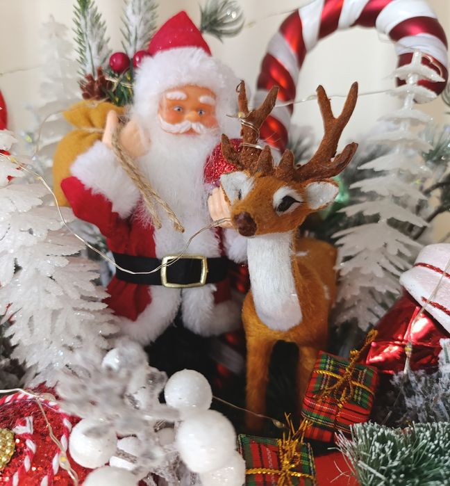 Stroik świąteczny z Mikołajem. Dekoracja na Boże Narodzenie LED.