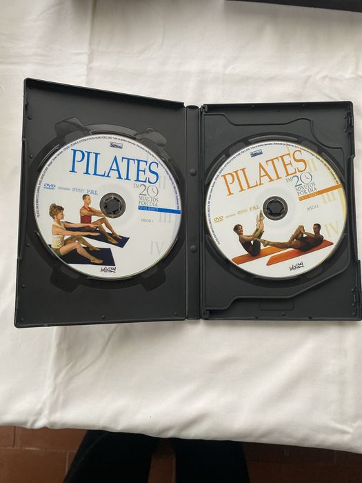 2 DVD de exercicios de pilates.