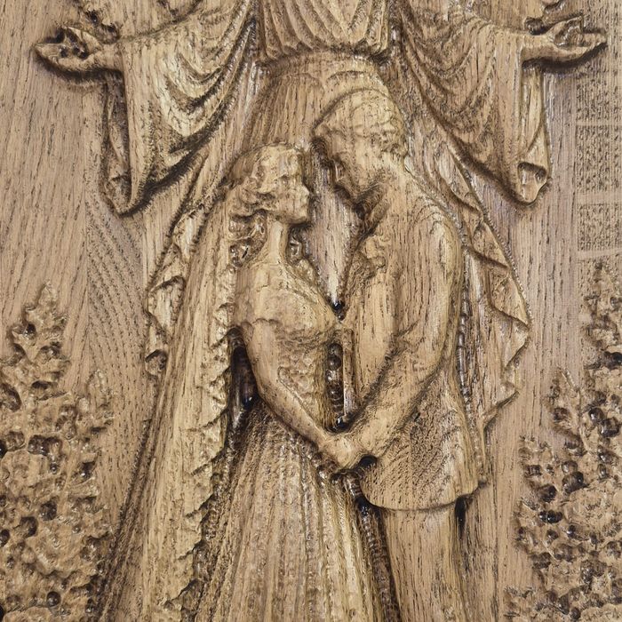 Para pod opieką anioła – dekoracja dębowa 23,5 x 35 cm