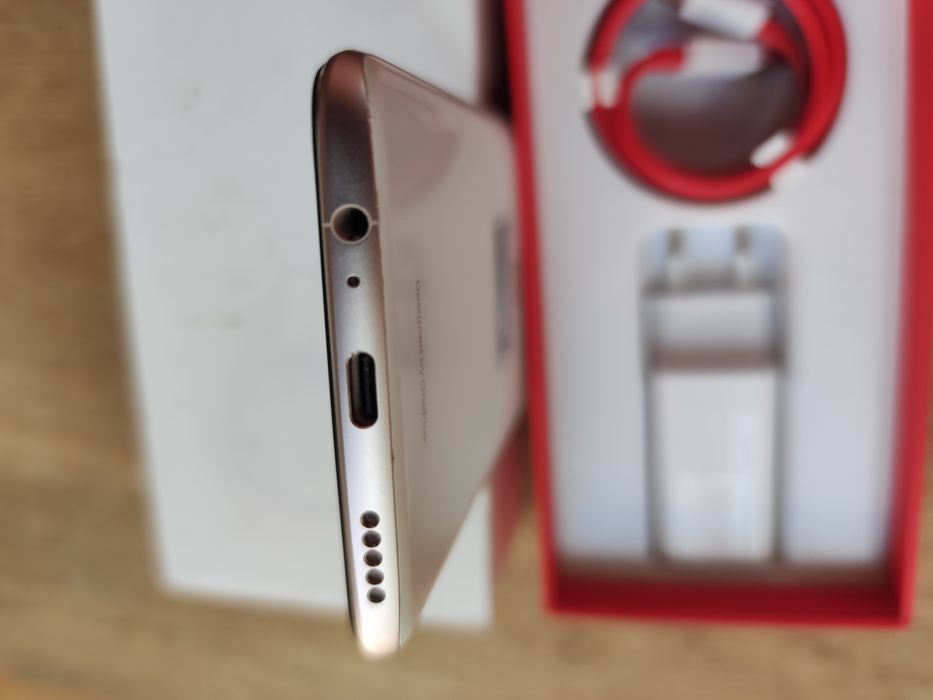 Абсолютно новый One plus 6 8/128gb 6.28" 16+20 Мп