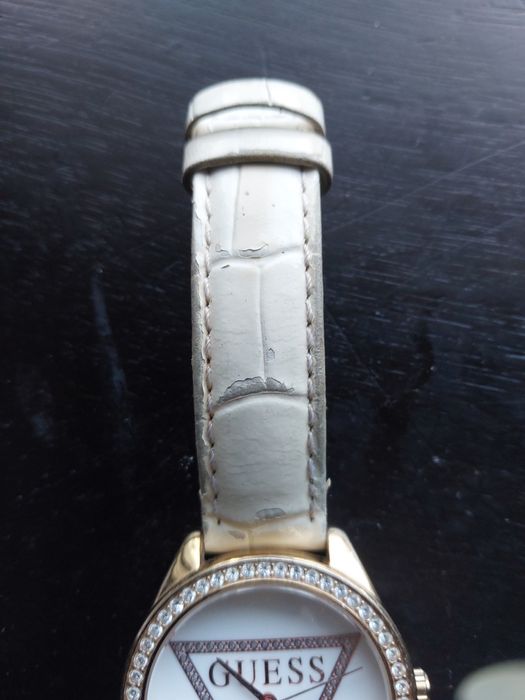 Relógio Guess Mini Triangle Original, Dourado com Cristais e Bracelete