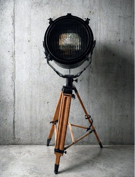 Lampa stojąca loftowa