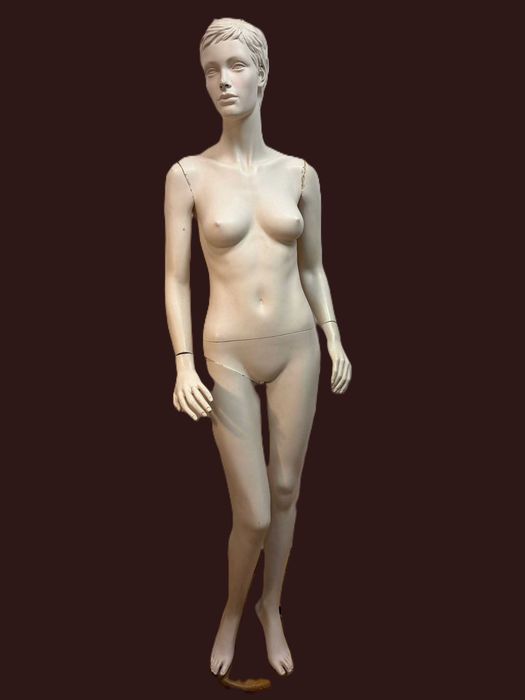 Manequins antigos femeninos,  tamanho adulto com base