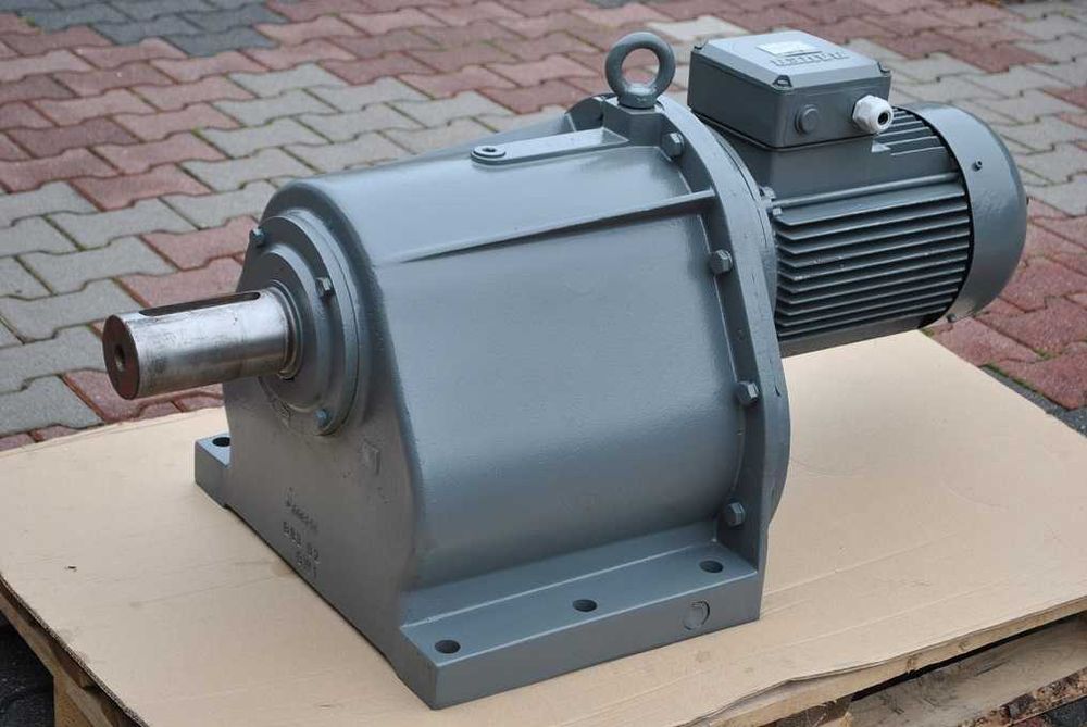 Motoreduktor 7.5kw. 23obr./min.. Firmy BAUER