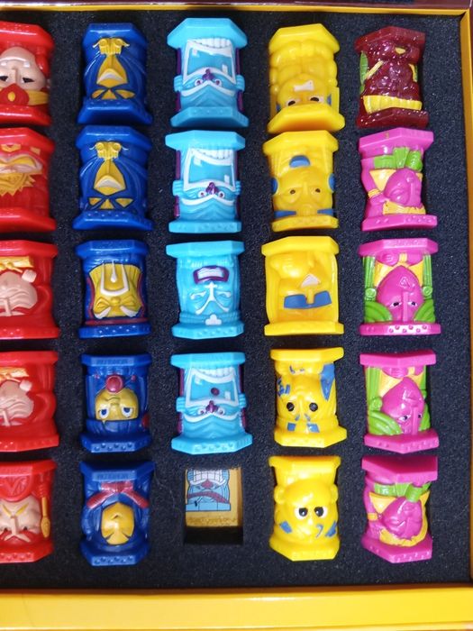 PANINI Abatons totally lote 58 Totens aleatórios