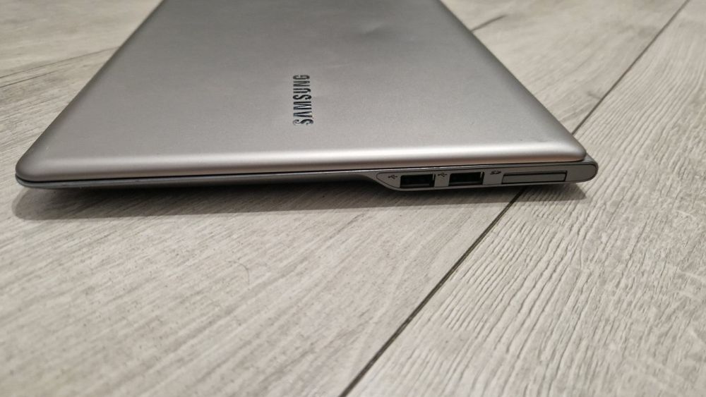 Samsung 530u i3 3gen, 6gb ram bat 1h bez dysku