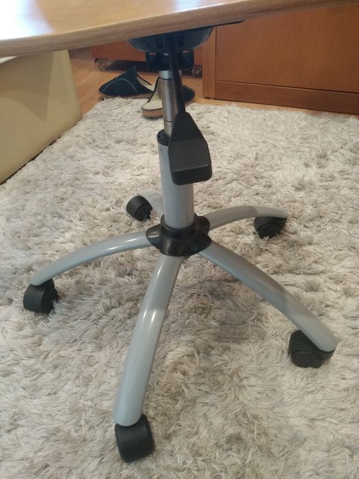 Vendo cadeira escritório semi-novo