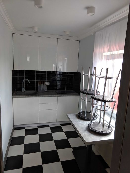 Квартира подобово житло в центрі навпроти АТБ.