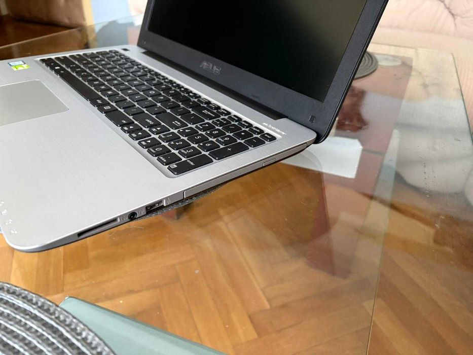Laptop ASUS R558UQ + akcesoria