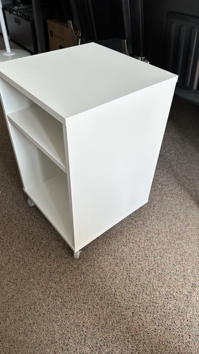 Vihals stolik nocny ikea