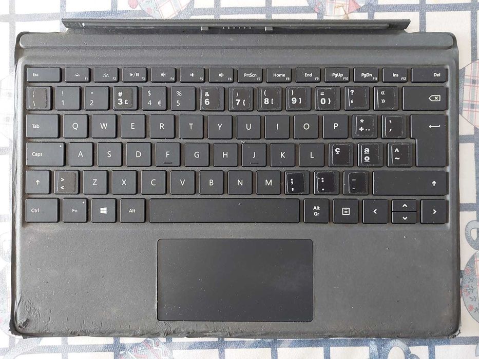 Teclados/Capas Microsoft Surface Pro (à escolha)