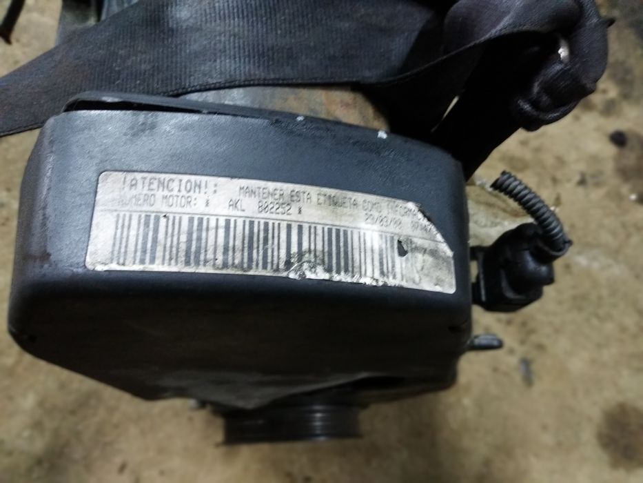 Двигун мотор двигатель AKL 1.6 mpi Octavia Golf Bora Leon