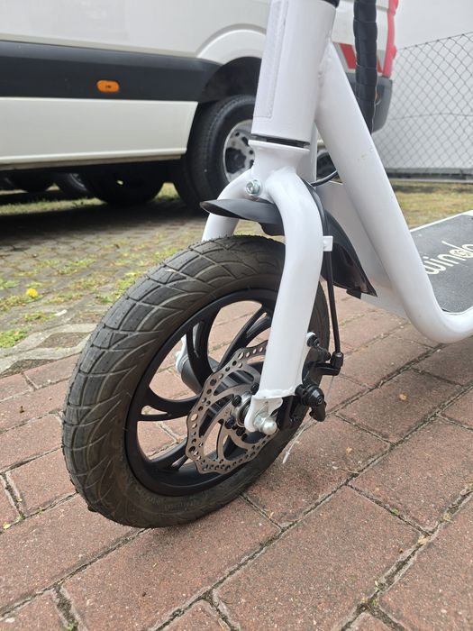 Електросамокат Windgoo B9