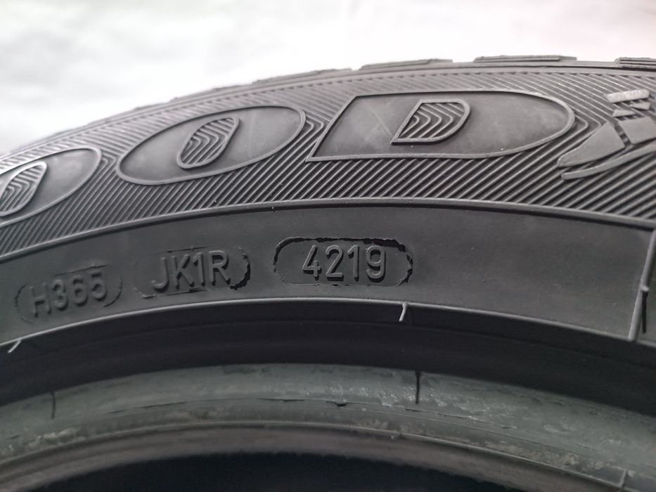 Всесезонні шини 235/50 R17 резина Р17