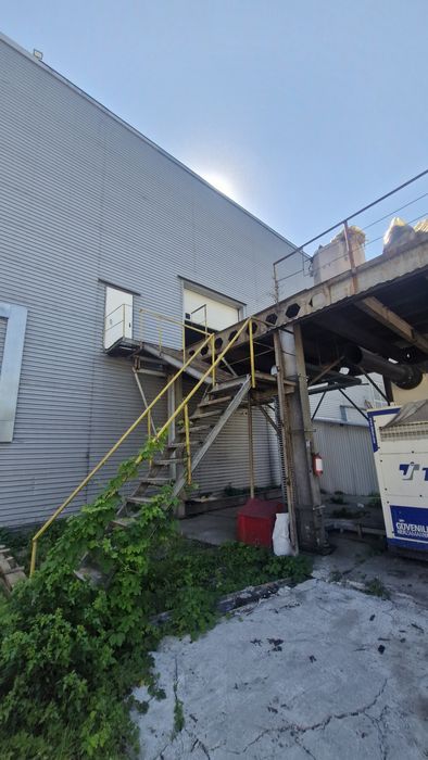 Оренда виробничо-складського приміщення 3800м² метро Лівобережна