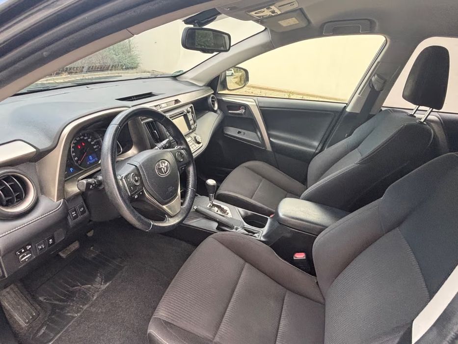 Toyota RAV-4 2013...