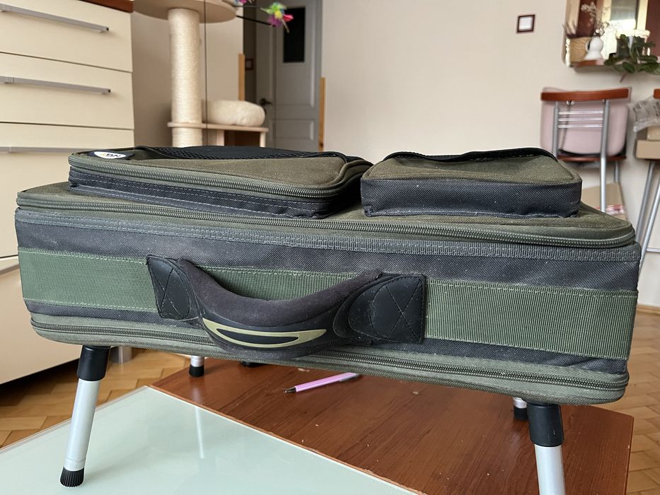 Organizer wędkarski ze stolikiem NGT