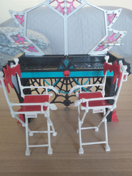 Mebelki Monster High