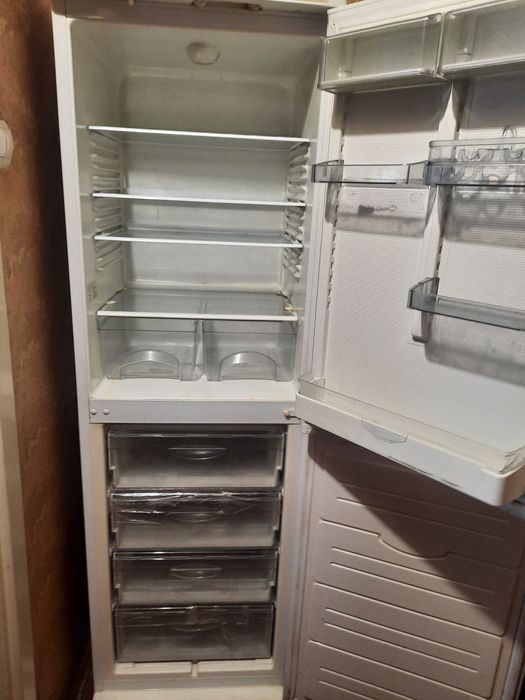 Продам холодильник Атлант