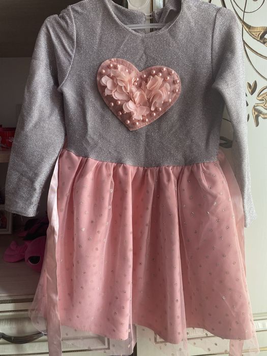 Нарядне плаття для дівчинки