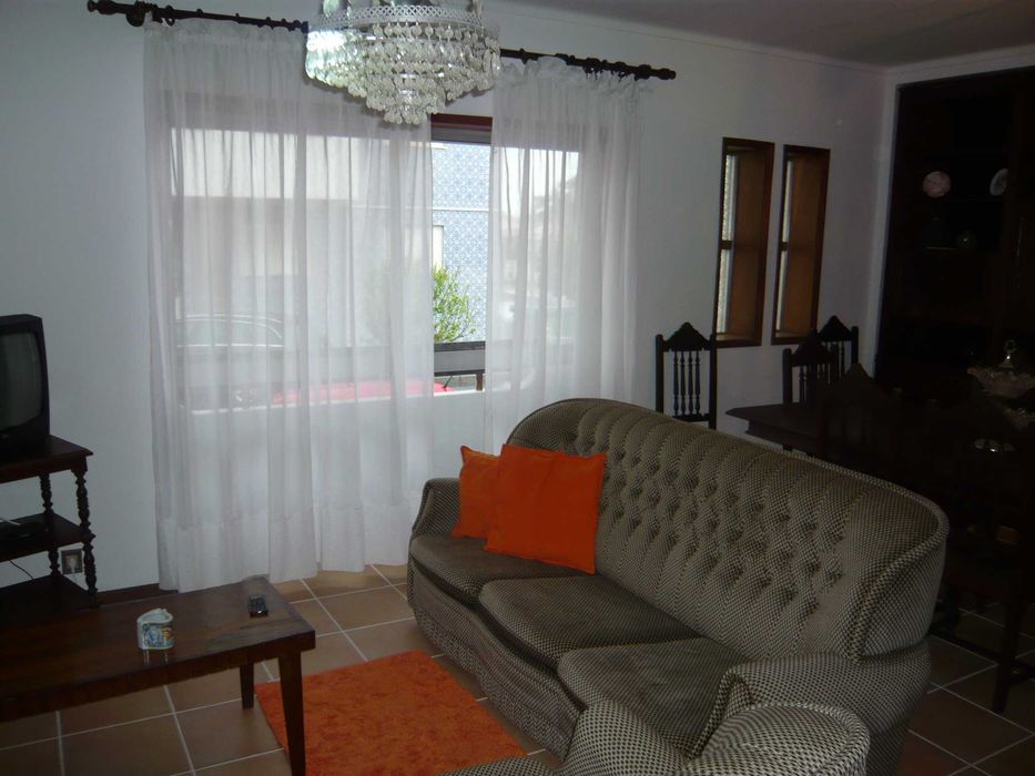 Aluga-se Apartamento T2
