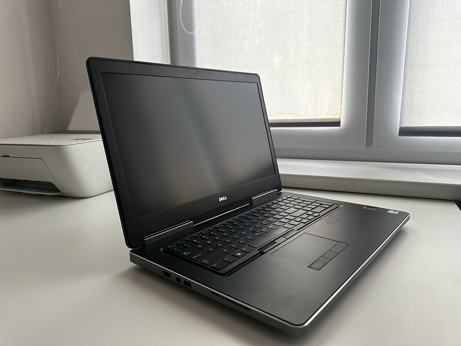 Dell Precision 7710 i7-6820HQ. 17.3 FullHD. Nvidia Quadro M4000M 4GB