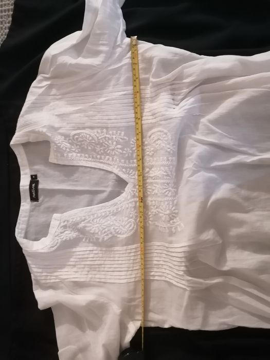 Túnica branca bordada