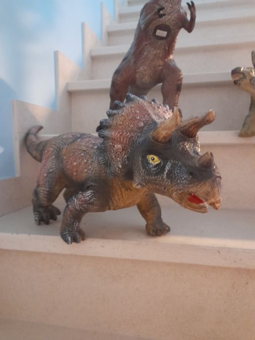 Set of 4 play dinosaurs64584713588609123