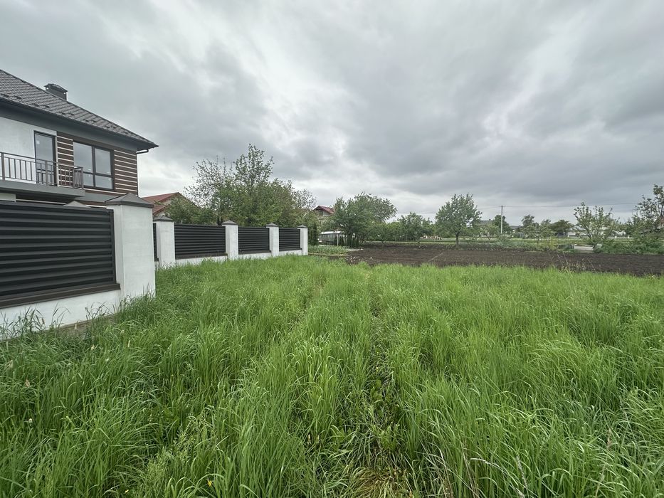 Продам земельну ділянку вул. Юності площа 15 соток є всі комунікації