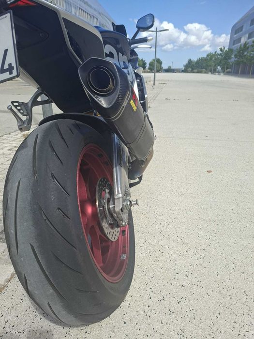 Aprilia RSV4 RF 2017