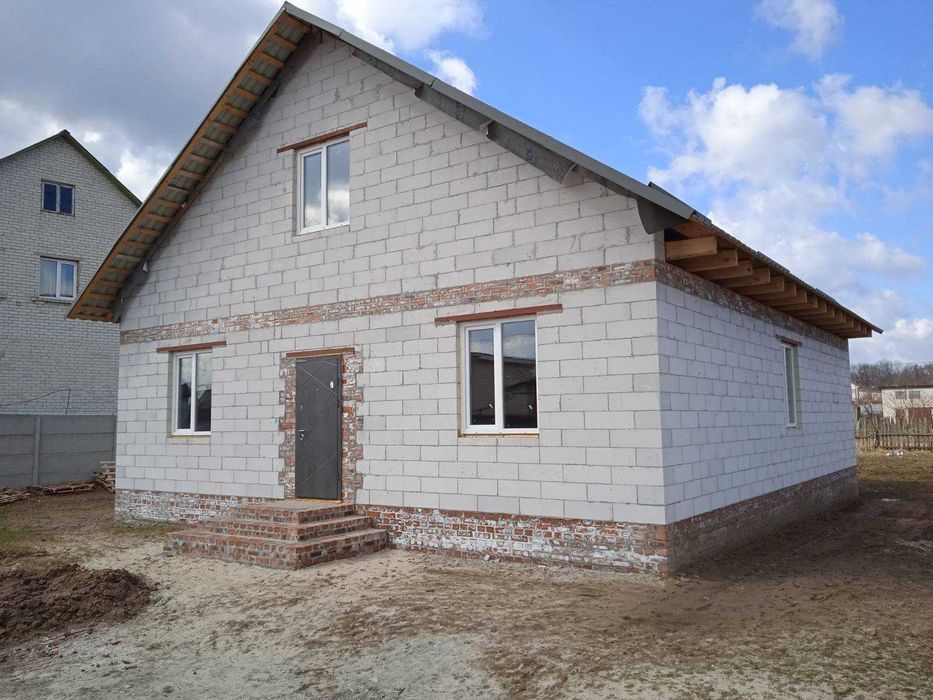 Камінщик із підсобником зробить кладку будь-якої складності